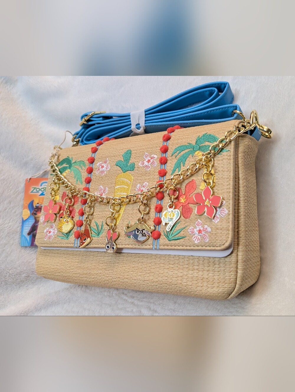 Low Start 🔥 Loungefly Disney Zootopia 2 Tropical Embroidered Crossbody Bag NWT - Picture 4 of 6